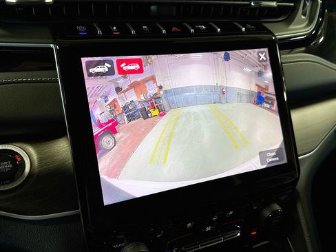 Used 2023 Jeep Grand Cherokee 30th Anniversary image 27