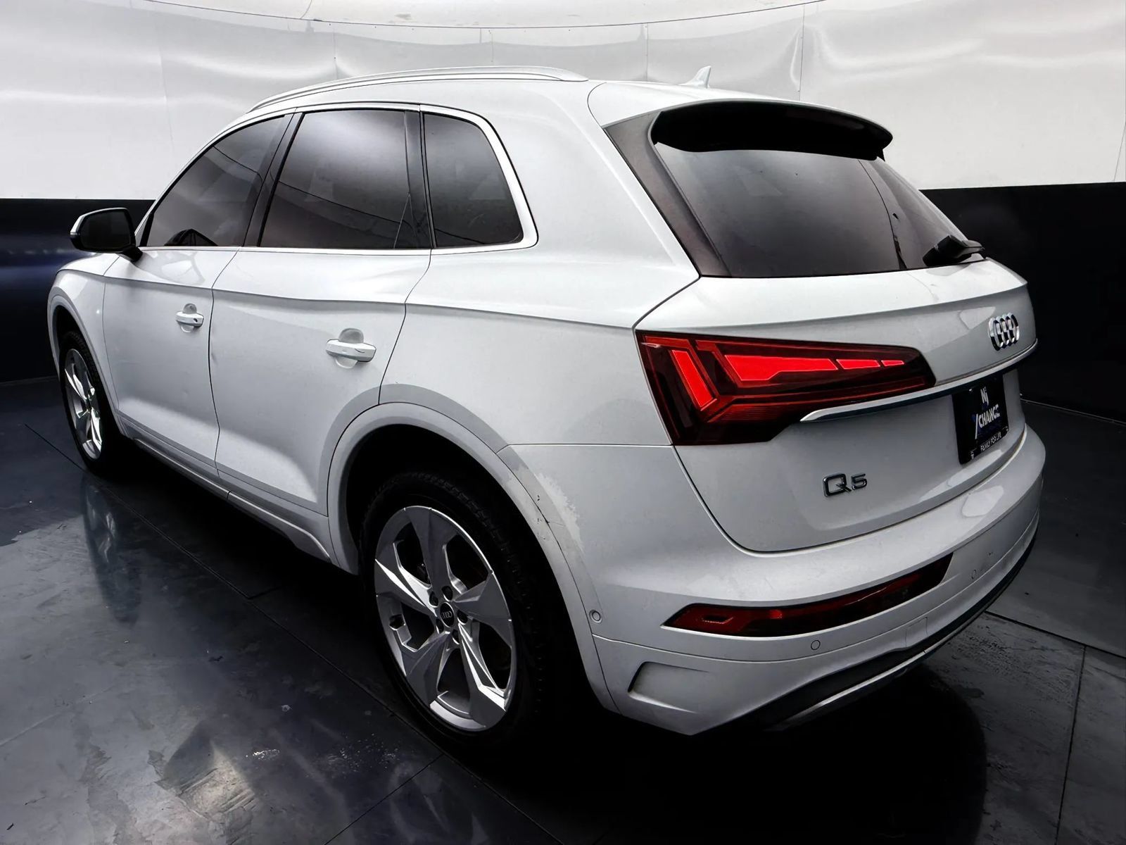 Used 2021 Audi Q5 Prestige w/ Prestige Package AWD/4WD image 6