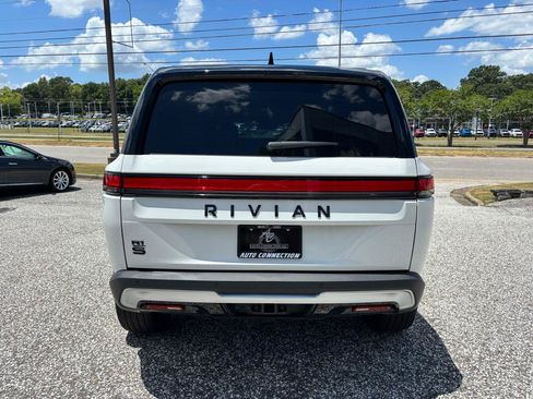 Used 2024 Rivian R1S Adventure AWD/4WD image 8