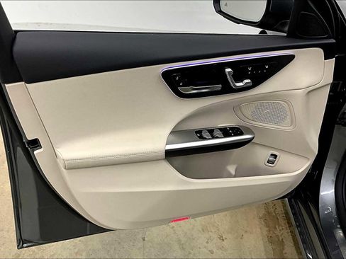 Used 2025 Mercedes-Benz C 300 Sedan image 10
