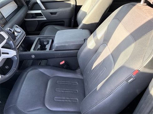 Used 2022 Land Rover Defender 90 X-Dynamic S image 6