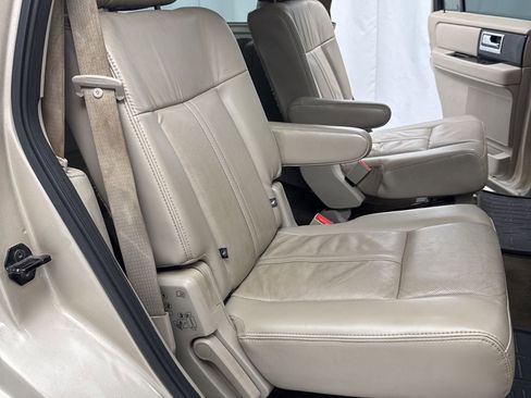 Used 2017 Lincoln Navigator Select image 33