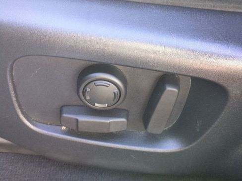 Used 2020 Land Rover Range Rover Velar S image 14