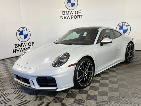 Used 2025 Porsche 911 Carrera RWD image 3