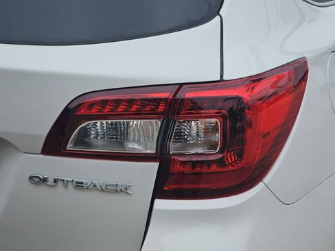 Used 2018 Subaru Outback 2.5i Limited image 41