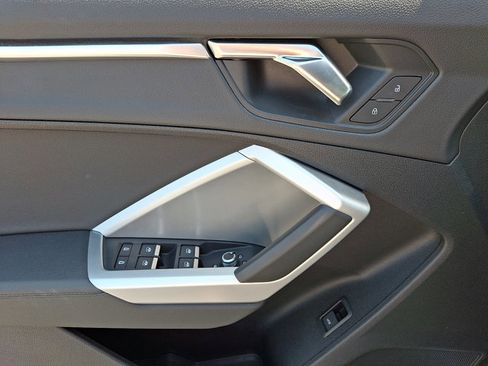 Used 2025 Audi Q3 2.0T Premium AWD/4WD image 12