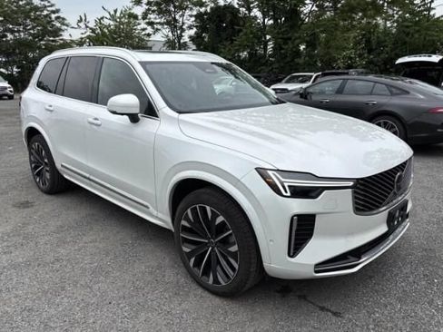 Used 2025 Volvo XC90 B6 Plus w/ Protection Package Premier AWD/4WD image 2