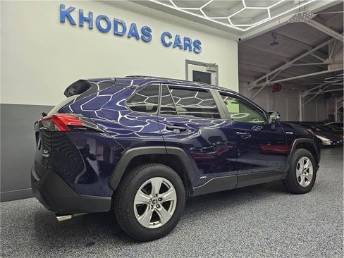 Used 2020 Toyota RAV4 XLE w/ Convenience Package AWD/4WD image 6