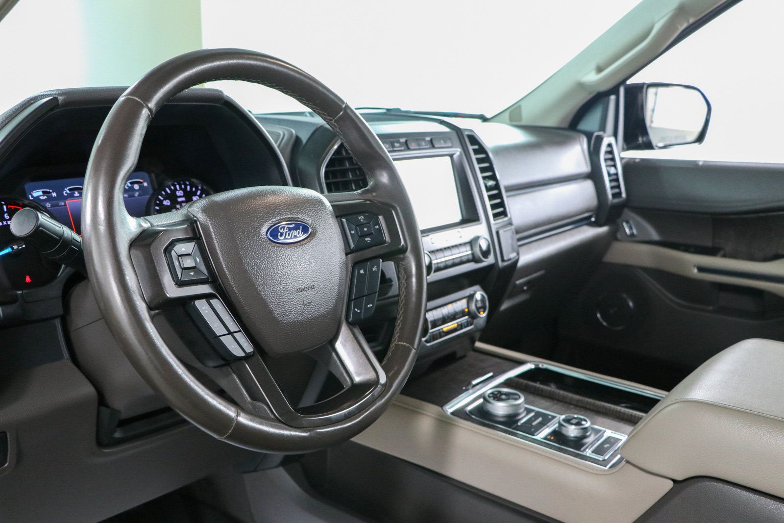 Used 2021 Ford Expedition Limited AWD/4WD image 24
