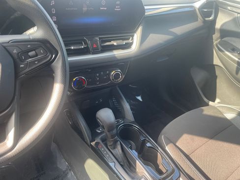 Used 2025 Chevrolet TrailBlazer LT w/ Driver Confidence Package image 37