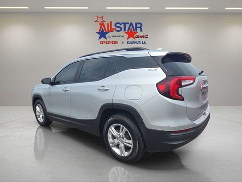 Used 2022 GMC Terrain SLE w/ Driver Convenience Package image 5