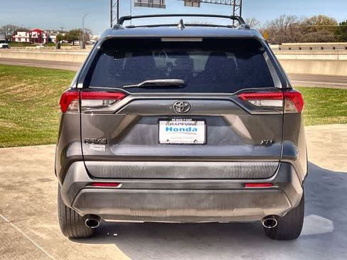 Used 2020 Toyota RAV4 XLE image 6