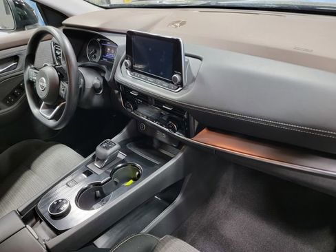 Used 2022 Nissan Rogue SV AWD/4WD image 17