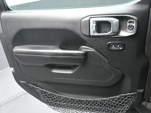 Used 2018 Jeep Wrangler Unlimited Sport S image 20