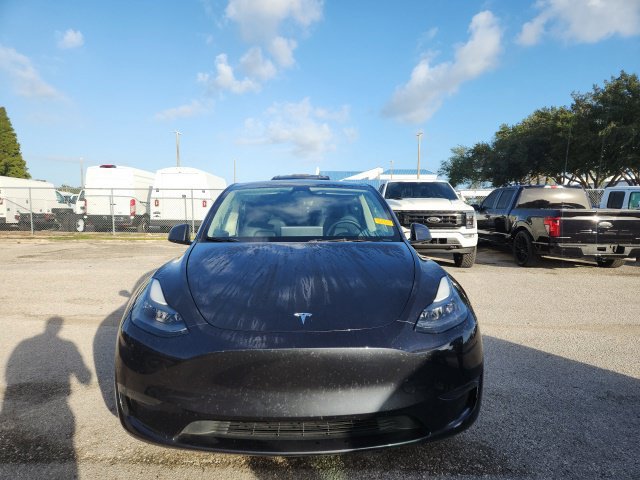 Used 2024 Tesla Model Y 2WD image 2