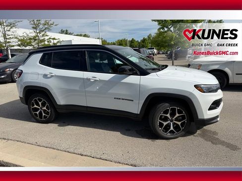 Used 2025 Jeep Compass Limited AWD/4WD image 4