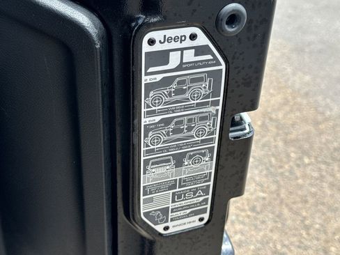 Certified 2023 Jeep Wrangler Unlimited Sahara AWD/4WD image 13