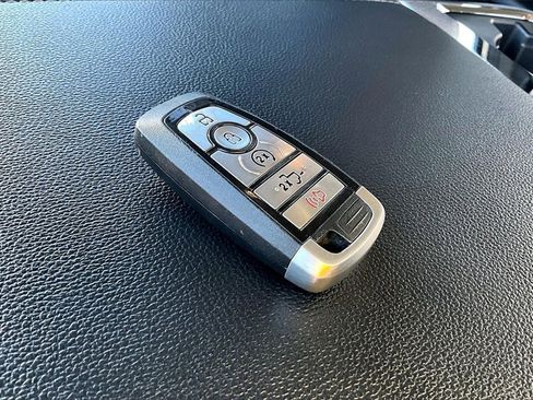 Used 2023 Ford F350 Lariat w/ Chrome Package image 11