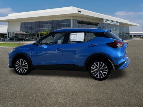 Used 2023 Nissan Kicks SV image 7