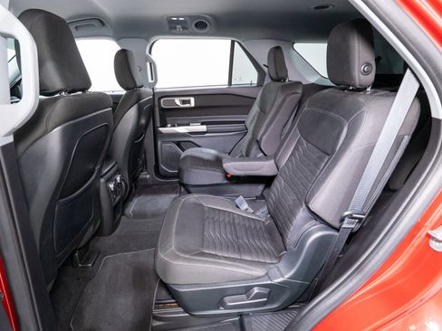 Used 2020 Ford Explorer XLT w/ Comfort Package image 30