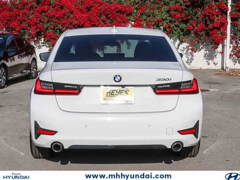 Used 2022 BMW 330i Sedan w/ Convenience Package RWD image 3