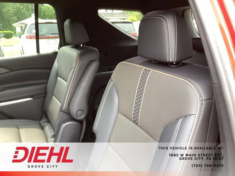 Used 2024 Chevrolet Traverse RS AWD/4WD image 22