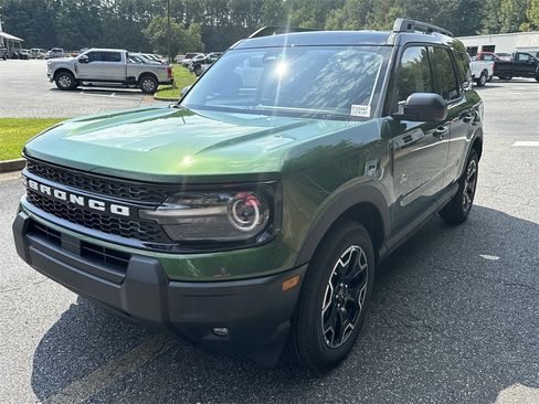 New 2025 Ford Bronco Sport Outer Banks image 3