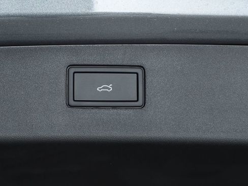 New 2026 Volkswagen Tiguan SE image 30