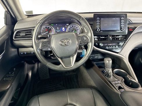 Used 2022 Toyota Camry SE w/ Cold Weather Package AWD/4WD image 18