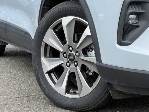 Used 2025 Ford Escape Platinum image 2