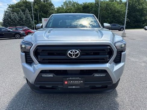 Used 2026 Toyota Tacoma SR5 AWD/4WD image 3