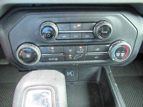 Used 2022 Ford Bronco 4-Door AWD/4WD image 23
