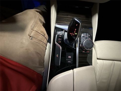 Used 2018 BMW 540i xDrive image 21