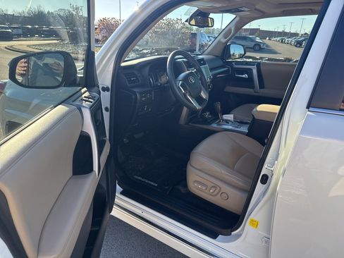Used 2020 Toyota 4Runner Limited image 8