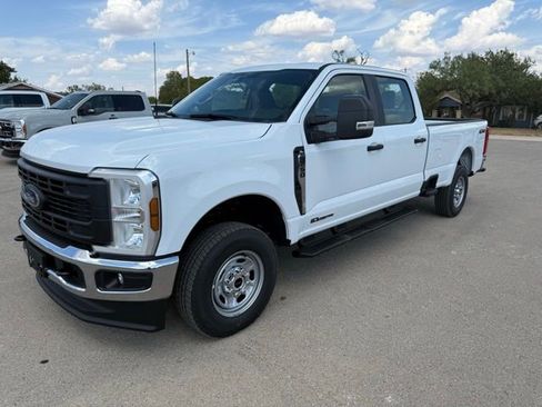 New 2026 Ford F250 XL w/ XL Chrome Package image 3