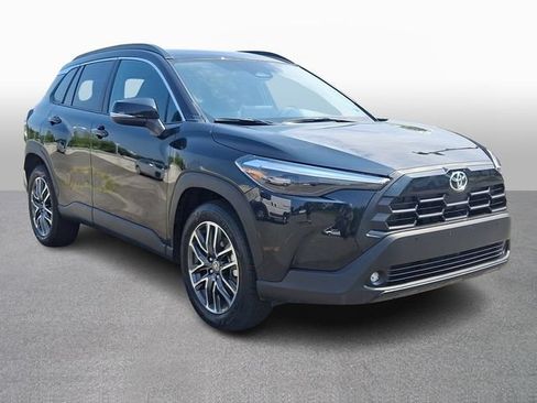 Used 2026 Toyota Corolla Cross XLE FWD image 3