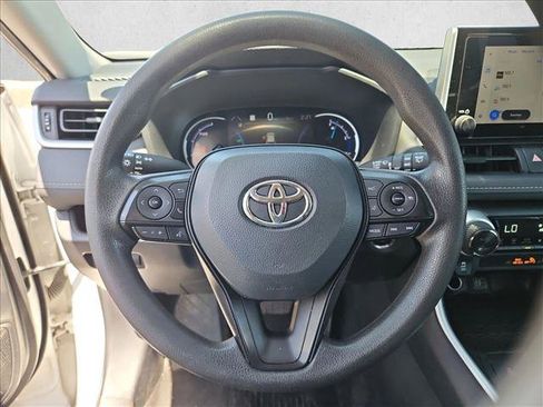 Used 2025 Toyota RAV4 XLE AWD/4WD image 13