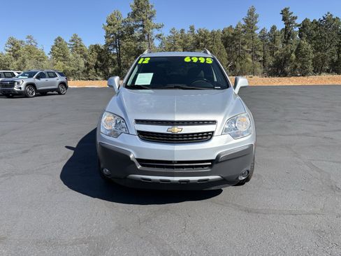 Used 2012 Chevrolet Captiva Sport LS FWD image 4