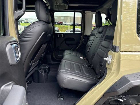 New 2026 Jeep Wrangler Unlimited Rubicon w/ Technology Group AWD/4WD image 25