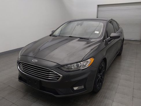 Used 2020 Ford Fusion SE w/ Equipment Group 151A FWD image 15