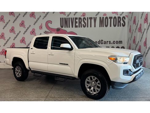 Used 2021 Toyota Tacoma SR image 3
