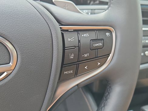 Used 2024 Lexus ES 350 w/ Premium Package image 20