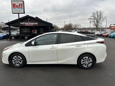 Used 2017 Toyota Prius Four w/ Advanced Technology Package image 6