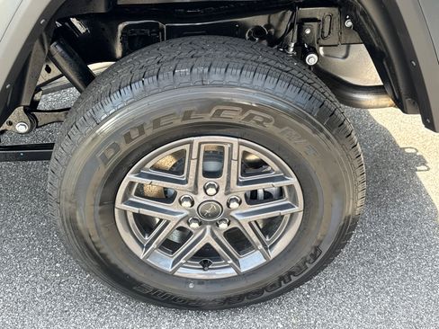 New 2026 Jeep Gladiator Sport image 19