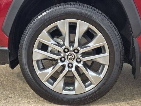 Used 2024 Toyota RAV4 XLE Premium image 14