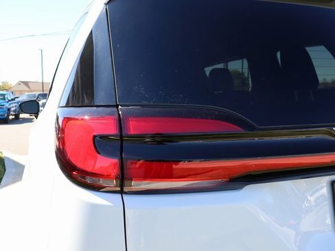New 2026 Chrysler Pacifica Select image 33
