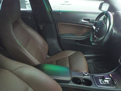 Used 2015 Mercedes-Benz GLA 45 AMG 4MATIC image 4