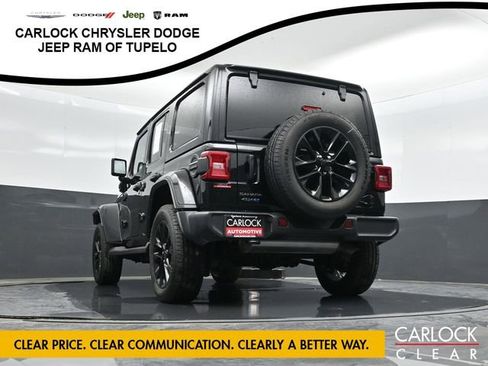 Used 2025 Jeep Wrangler Unlimited Sahara AWD/4WD image 36