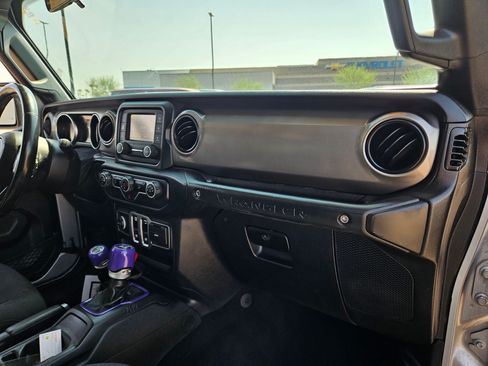 Used 2020 Jeep Wrangler Sport AWD/4WD image 22