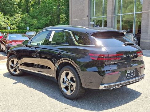Used 2026 Genesis GV70 2.5T Advanced image 11
